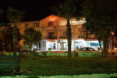 Bed & Breakfast Marina Hotel