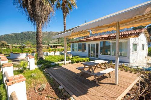 Alanya Villa Sleeps 2 Air Con Wifi