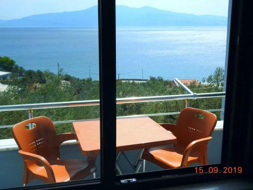 Assos Nazan Motel Restoran Beach