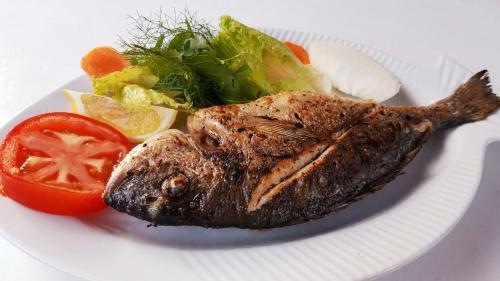 Assos Nazan Motel Restoran Beach