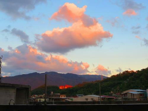 Bed & Breakfast Ez Stay Juifen(Ruifang Station)