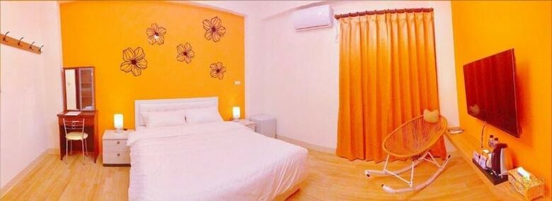 Bed & Breakfast Happy Wind Homestay