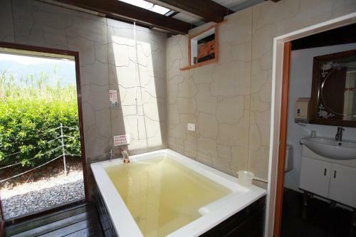 Bed & Breakfast Ruisui Huang's Hotspring