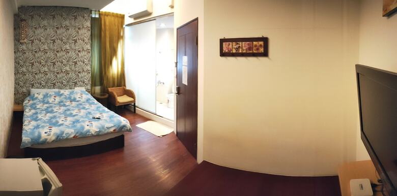 Hostal Come And Play Guesthouse