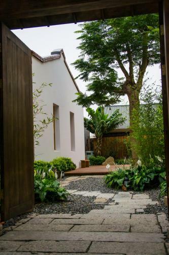 Bed & Breakfast Alley X Tainan
