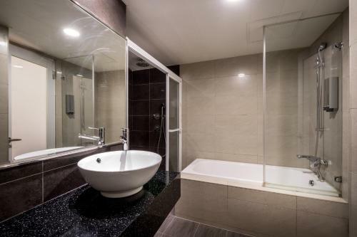 Royal Garden Hotel