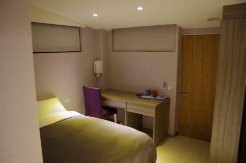 Hotel E-house 169