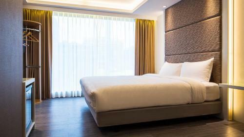 Golden Garden Hotel