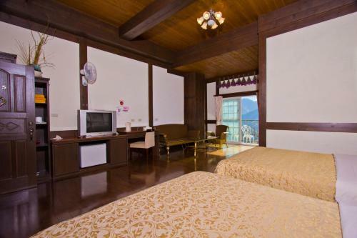 Maple Leave Holiday Villa