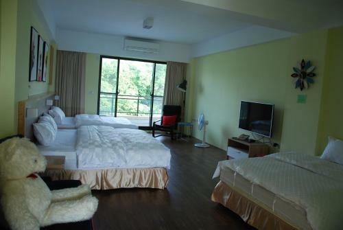 Yujing Warm Breezewarm X Sunny Sky Homestay