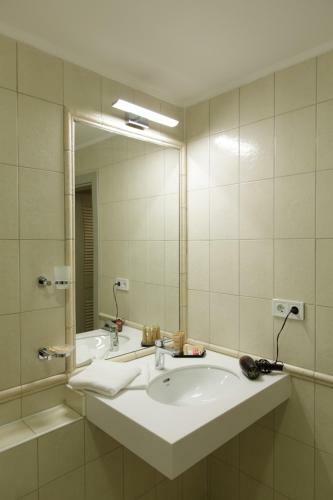 Hotel Grand Admiral Resort & Spa