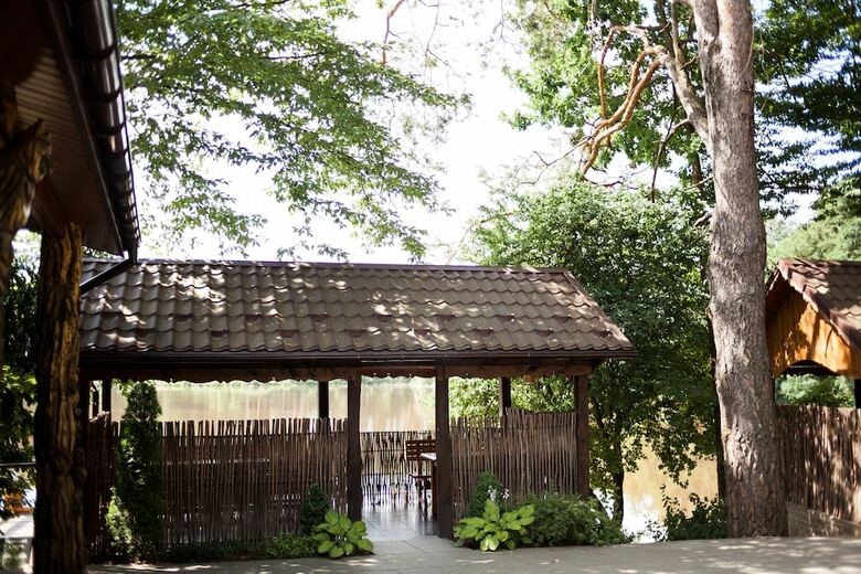 Hotel Charivne Ozero