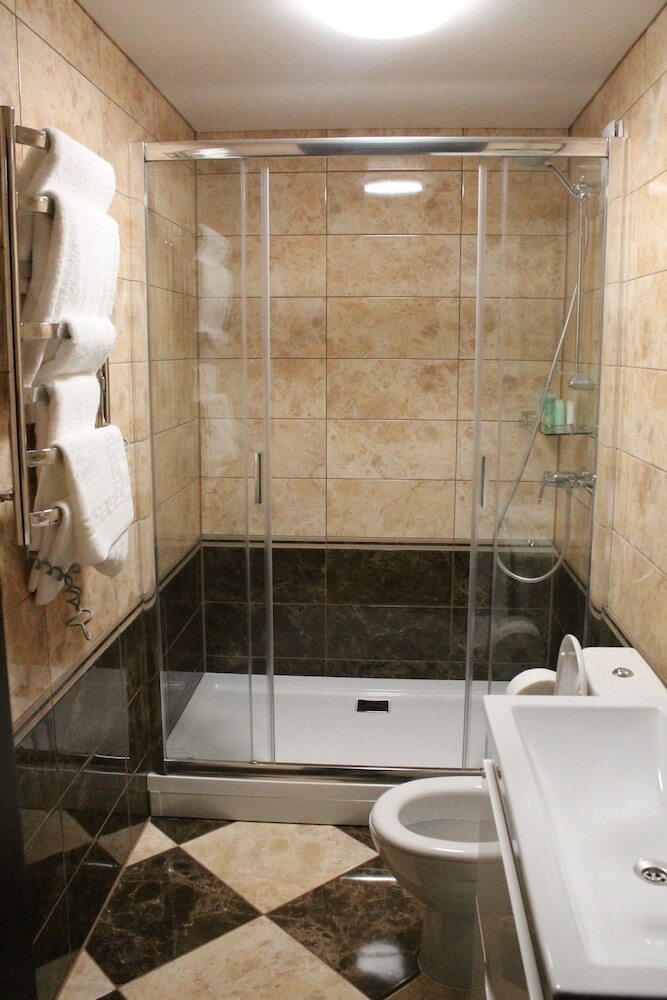 Hotel Charivne Ozero