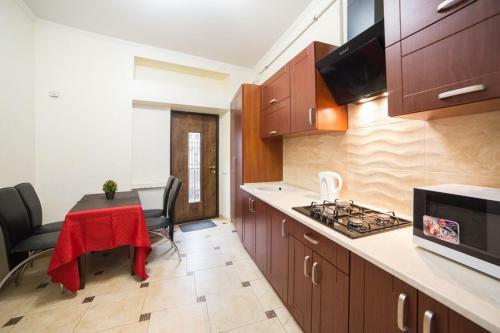 Cozy Apartment In Khmelnitsky Str.