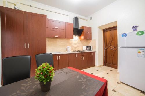 Cozy Apartment In Khmelnitsky Str.