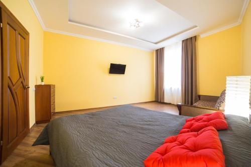 Cozy Apartment In Khmelnitsky Str.