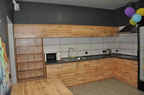 Full House Hotel & Capsule Hostel, Rivne