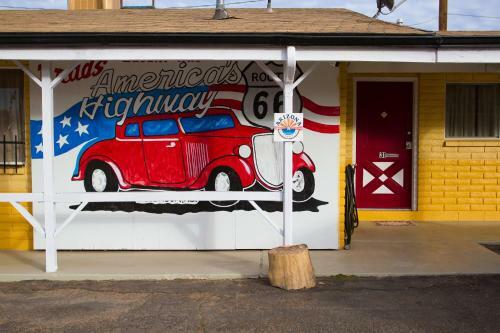 Motel Brad's Desert Inn