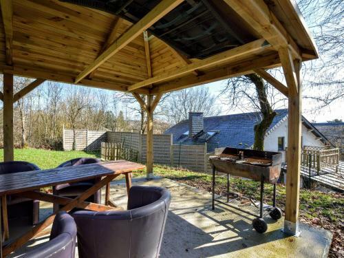 Villa Holiday Home Le Noyer Bra