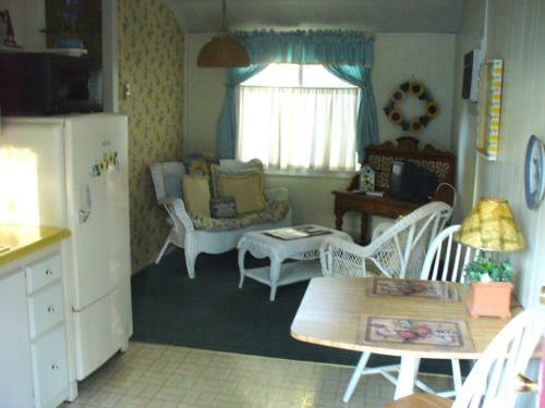 Piety Hill Cottages Motel And Bed And Breakfast