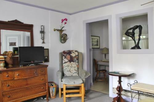 Piety Hill Cottages Motel And Bed And Breakfast