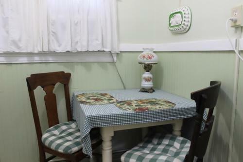Piety Hill Cottages Motel And Bed And Breakfast
