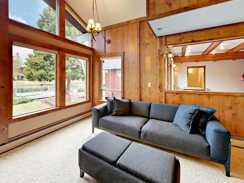 2220 Balboa Drive Home