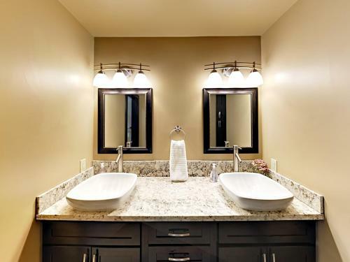 2545 Alice Lake Home Home