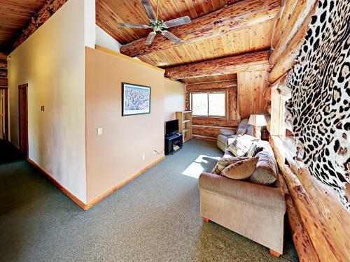 Twelve Bedroom 232 Northside Circle Home