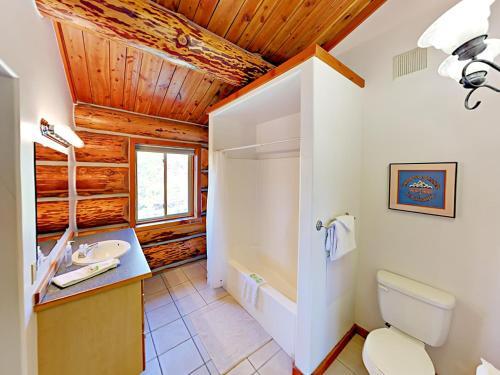 Twelve Bedroom 232 Northside Circle Home