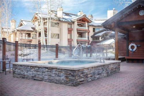 2103 Timberline Lodge, Trappeur's Crossing