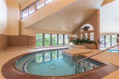 2103 Timberline Lodge, Trappeur's Crossing