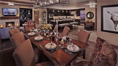 Snowline: Edgemont - 4br Ultra Luxury - Slopeside!