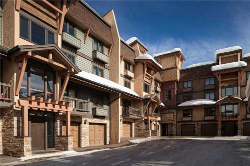 Phoenix At Steamboat - P218