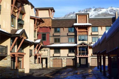 Phoenix At Steamboat - P218