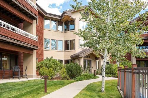 4208 Aspen Lodge, Trappeur's Crossing