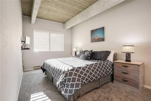 Storm Meadows Club B Condominiums - Cb315