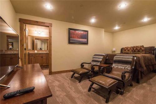 5307 Emerald Lodge, Trappeur's Crossing