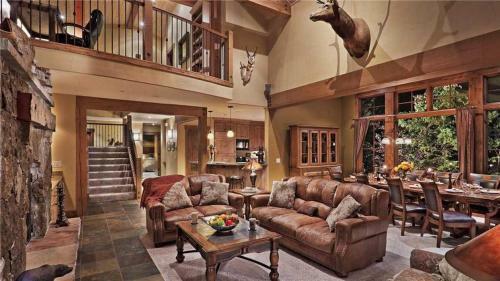 Brown Bear Chalet - 4br Luxury Mountain Home