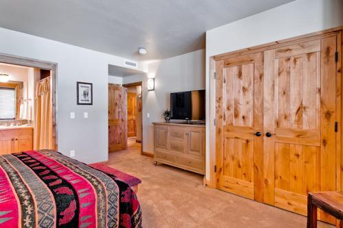 Torian Plum Creekside 417