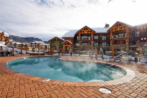 6209 Bear Lodge, Trappeur's Crossing