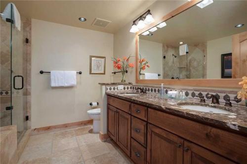 6209 Bear Lodge, Trappeur's Crossing