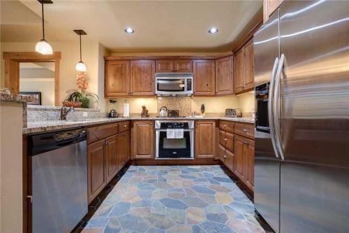 6209 Bear Lodge, Trappeur's Crossing