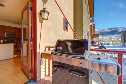 Upscale Majestic Valley Townhome