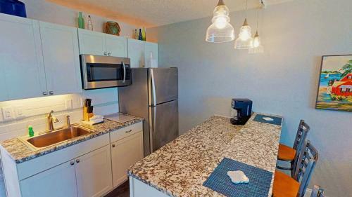Hotel Island Inn Beach Resort