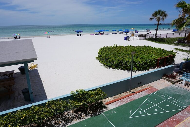 Hotel Redington Surf Resort