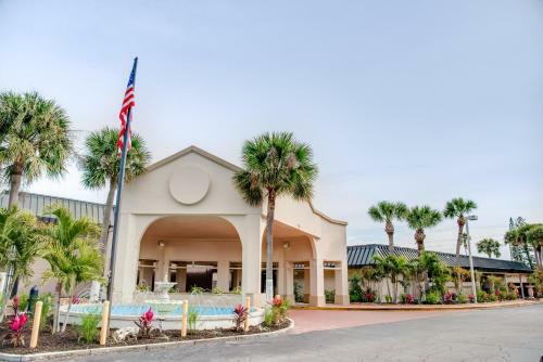 Hotel Super 8 By Wyndham St. Petersburg