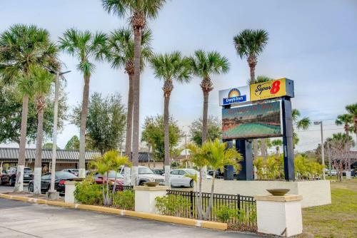 Hotel Super 8 By Wyndham St. Petersburg