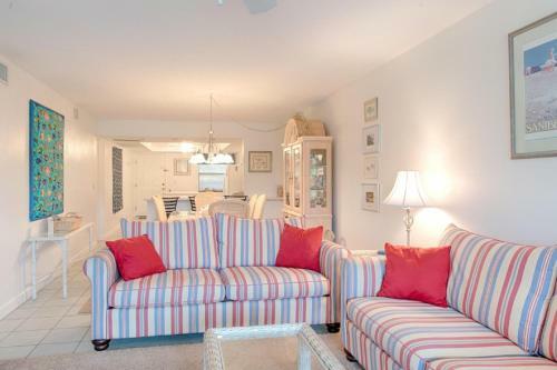 Pointe Santo De Sanibel Unit D 24