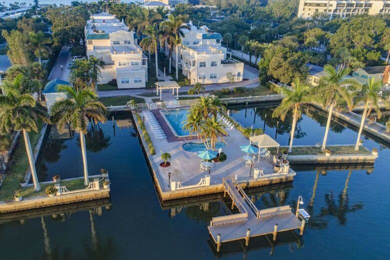 Palm Bay Club - Bay 7